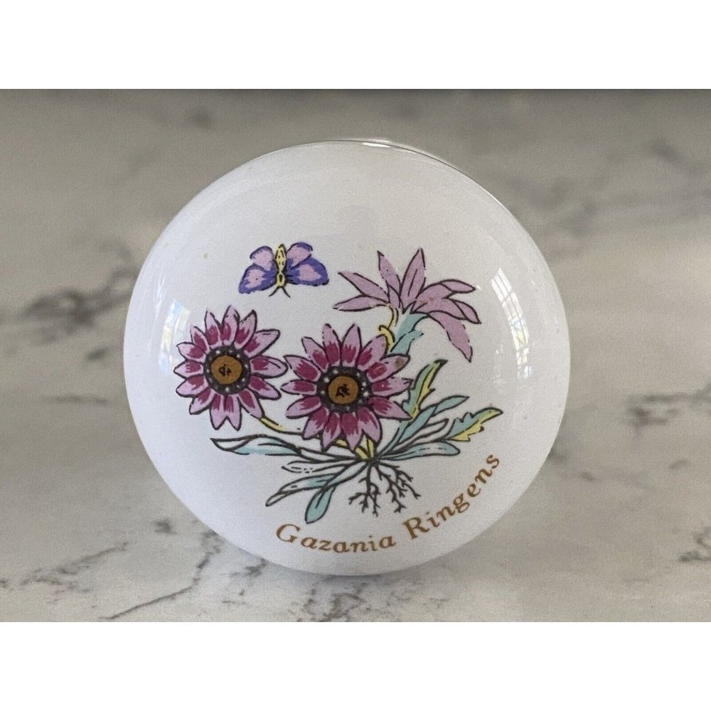 Floral‎ White Porcelain Gazania Ringens Knobs Drawer Pulls Amerock 23 Avail Vtg